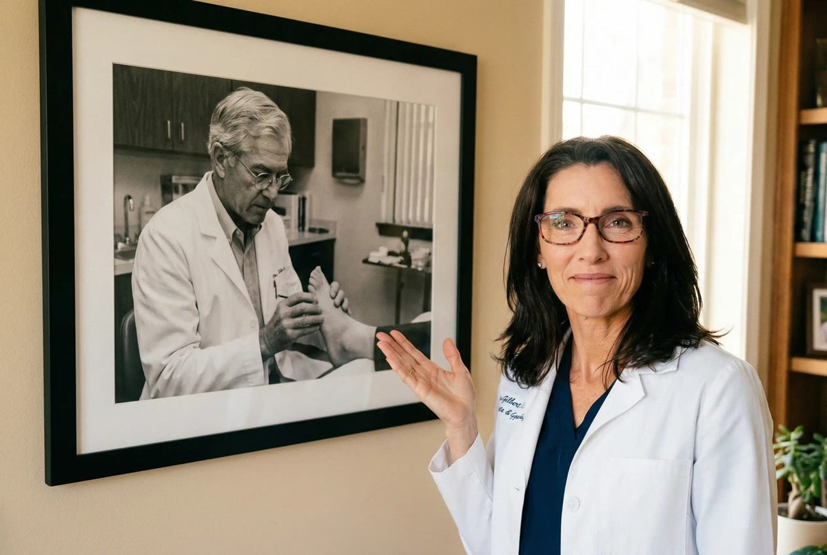 Henri Vasseur (1943–2021) dans son cabinet lyonnais. Pendant 40 ans, il a accompagné des patients souffrant de fasciite plantaire.
