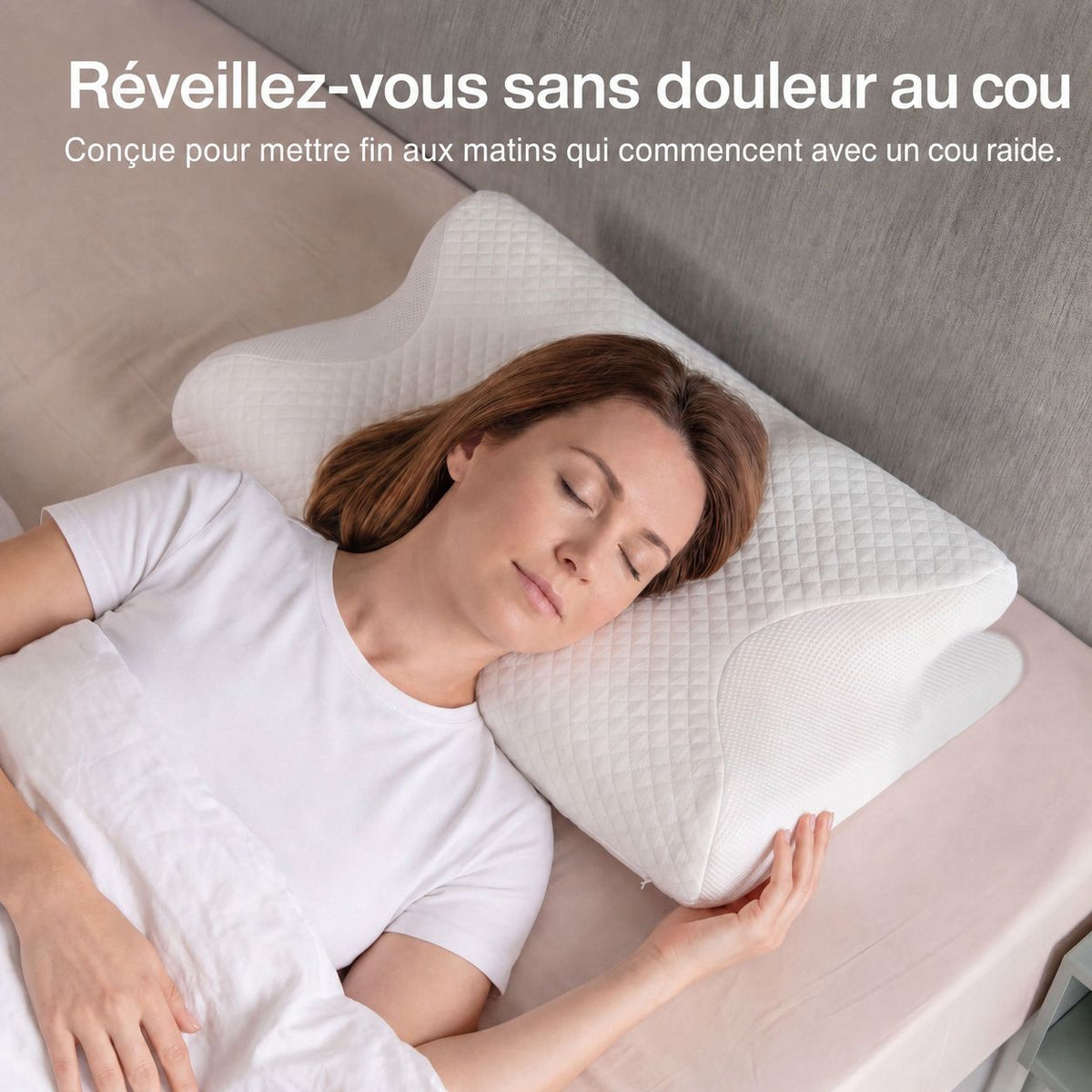 Femme dormant sur le côté sur l'oreiller cervical NyroSleep